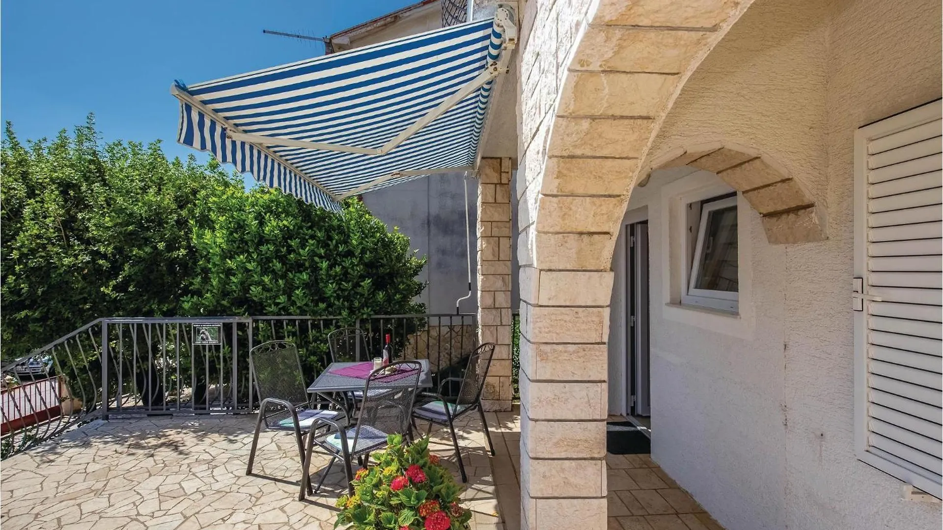 Lovely Apartment In Jadranovo With Wifi